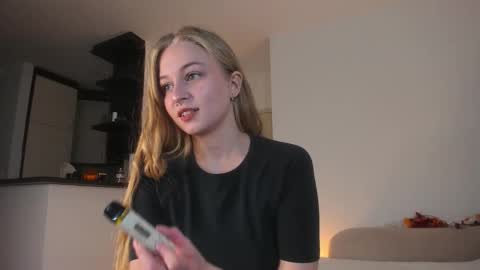 Mia here Appreciate your support online show from October 23, 2025, 4:28 pm