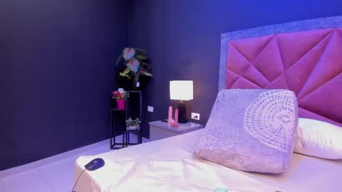 MIA  online show from April 22, 2026, 7:04 pm