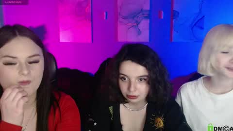 Snapshot of mia_mooon_ chatting on April 23, 2026, 12:29 pm mia_mooon_ online show from April 23, 2026, 12:29 pm