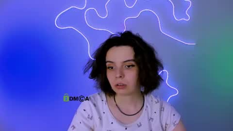 mia_mooon_ online show from June 12, 2026, 8:35 am