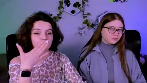 mia_mooon_ online show from July 7, 2026, 8:29 am