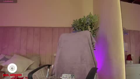 mia_mtnz02 online show from December 15, 2025, 2:27 am