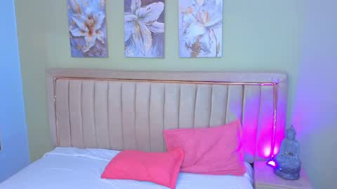 Mia online show from March 30, 2026, 12:28 pm