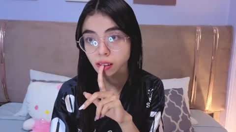 Mia online show from July 15, 2026, 12:10 pm