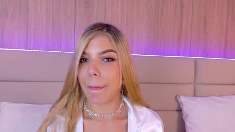 Snapshot of mia_oconner chatting on March 6, 2025, 3:24 pm mia_oconner online show from March 6, 2025, 3:24 pm