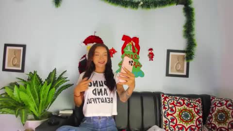 mia_petite72 online show from December 16, 2025, 9:53 pm