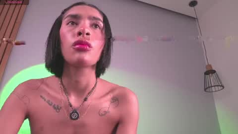 Mia Reeves online show from April 15, 2026, 6:04 pm