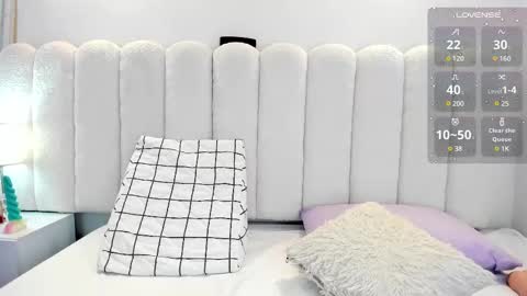 Mia online show from February 22, 2025, 1:02 pm