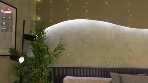 mia_rosalie online show from May 23, 2026, 11:36 am
