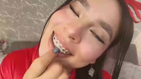 Snapshot of mia_roux13 chatting on February 27, 2025, 6:53 pm Mia Roux online show from February 27, 2025, 6:53 pm