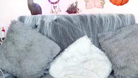 Snapshot of mia_roux13 chatting on October 16, 2025, 7:48 pm Mia Roux online show from October 16, 2025, 7:48 pm