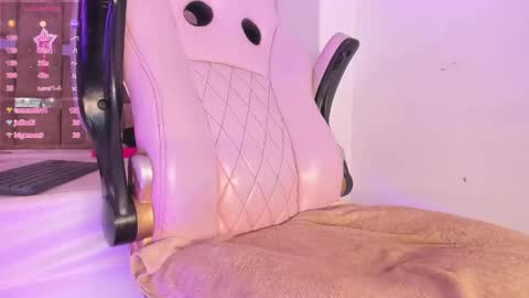 Snapshot of mia_royal chatting on June 6, 2026, 6:34 pm mia_royal online show from June 6, 2026, 6:34 pm