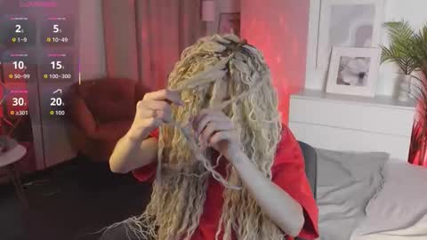 Snapshot of mia_silk chatting on December 23, 2025, 6:33 am Mia online show from December 23, 2025, 6:33 am