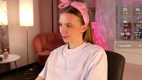 Snapshot of mia_silk chatting on February 21, 2026, 6:36 am Mia online show from February 21, 2026, 6:36 am