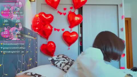 Mia online show from February 17, 2025, 5:36 am