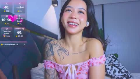 Mia online show from November 1, 2025, 6:32 pm