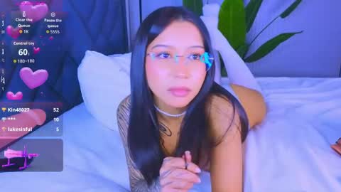 Snapshot of mia_sirenia chatting on May 13, 2026, 9:00 pm Mia online show from May 13, 2026, 9:00 pm