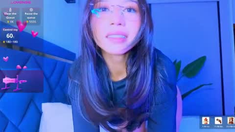 Snapshot of mia_sirenia chatting on May 15, 2026, 9:33 pm Mia online show from May 15, 2026, 9:33 pm