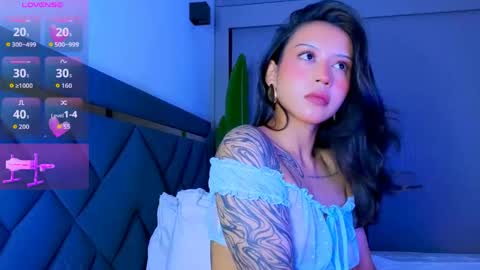 Snapshot of mia_sirenia chatting on May 31, 2026, 1:40 pm Mia online show from May 31, 2026, 1:40 pm