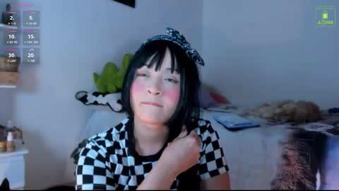 Mia  online show from October 28, 2025, 2:48 am