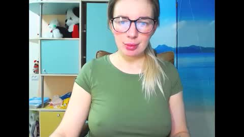 Snapshot of mia_sunnyy chatting on November 28, 2025, 11:24 am Mia. online show from November 28, 2025, 11:24 am