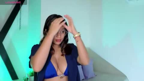 mia_sweetdc online show from April 16, 2026, 8:20 pm