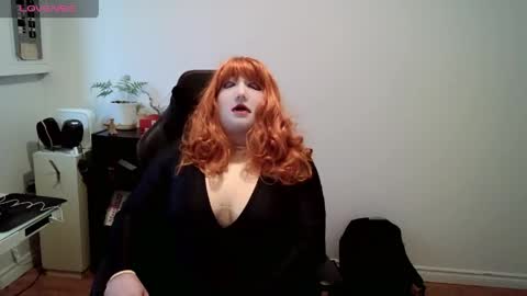 Snapshot of mia_the_doll chatting on May 14, 2026, 7:31 pm Mia the Doll online show from May 14, 2026, 7:31 pm