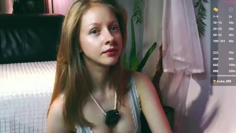 Mia online show from October 21, 2025, 3:24 pm