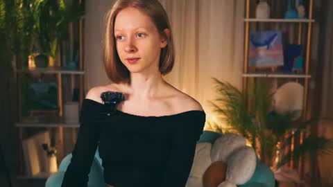 Snapshot of mia_vebes chatting on July 5, 2026, 9:38 am Mia online show from July 5, 2026, 9:38 am