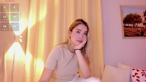 Snapshot of mia_white11 chatting on December 18, 2025, 12:44 pm Mia White online show from December 18, 2025, 12:44 pm