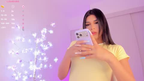 Snapshot of mia_yourmommy chatting on February 5, 2026, 3:22 am online show from February 5, 2026, 3:22 am