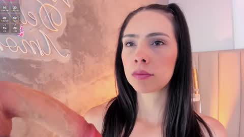 Mia online show from February 22, 2026, 11:31 am