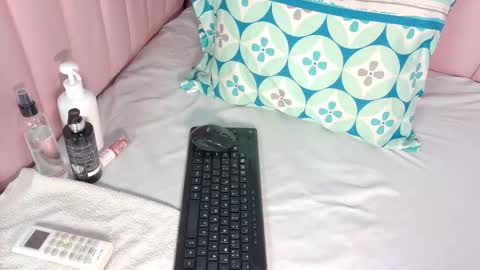 miaaffox online show from March 3, 2026, 3:34 am