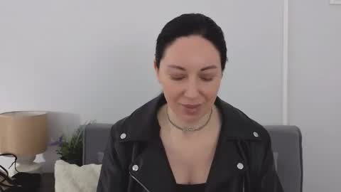 Mia online show from May 23, 2026, 3:38 pm