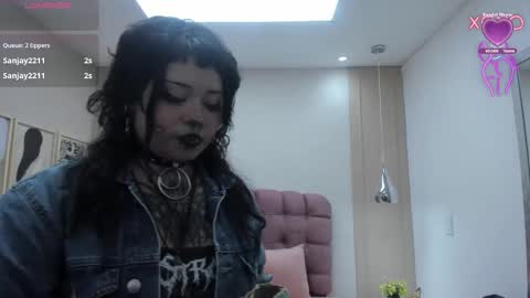 Mia online show from March 12, 2026, 1:01 am