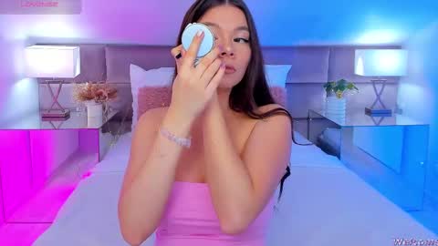 Snapshot of miaamuse chatting on November 26, 2025, 1:34 pm Mia online show from November 26, 2025, 1:34 pm