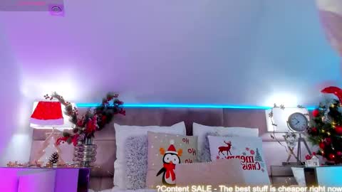 Snapshot of miaamuse chatting on December 21, 2025, 8:16 pm Mia online show from December 21, 2025, 8:16 pm