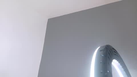 miaanderson__ online show from January 8, 2026, 8:22 pm