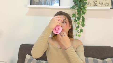 miaanderson__ online show from April 14, 2026, 12:11 pm
