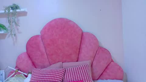 miaanderson__ online show from May 23, 2026, 12:09 pm