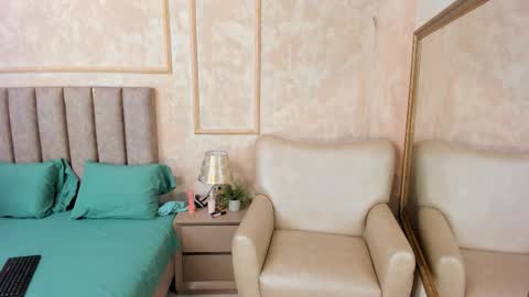 Miaasummer online show from February 6, 2026, 11:35 am