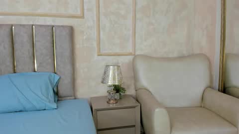 Miaasummer online show from February 12, 2026, 11:38 am