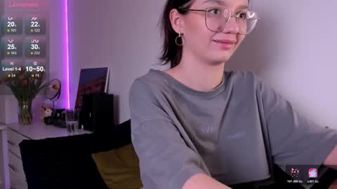 Snapshot of miabellee_ chatting on March 8, 2026, 2:04 am mia online show from March 8, 2026, 2:04 am