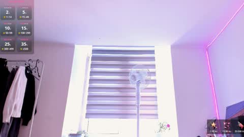 Snapshot of miabellee_ chatting on April 9, 2026, 6:19 am mia online show from April 9, 2026, 6:19 am