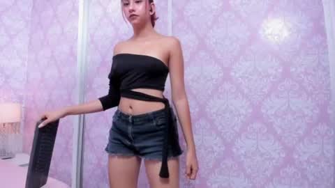 Snapshot of miabloom19 chatting on June 25, 2026, 11:53 pm Mia online show from June 25, 2026, 11:53 pm