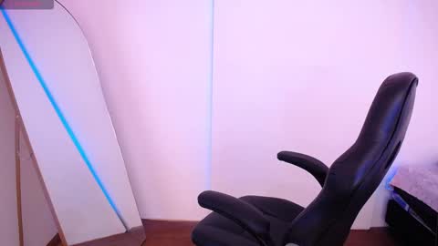 Mia Blum online show from February 3, 2026, 2:53 am