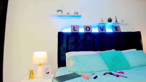 Snapshot of miabrunette23 chatting on January 7, 2025, 3:14 am MIA online show from January 7, 2025, 3:14 am