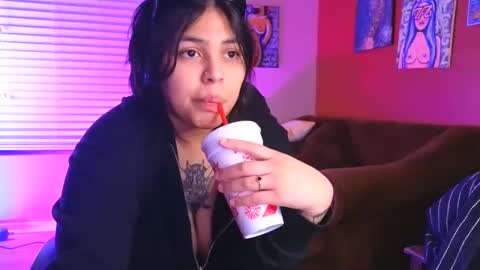 Snapshot of miacanela_xo chatting on December 10, 2024, 3:41 am Mia online show from December 10, 2024, 3:41 am