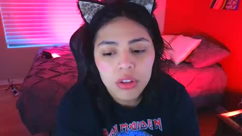 Snapshot of miacanela_xo chatting on December 25, 2024, 12:05 am Mia online show from December 25, 2024, 12:05 am