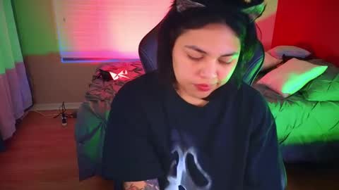 Snapshot of miacanela_xo chatting on December 26, 2024, 12:25 am Mia online show from December 26, 2024, 12:25 am